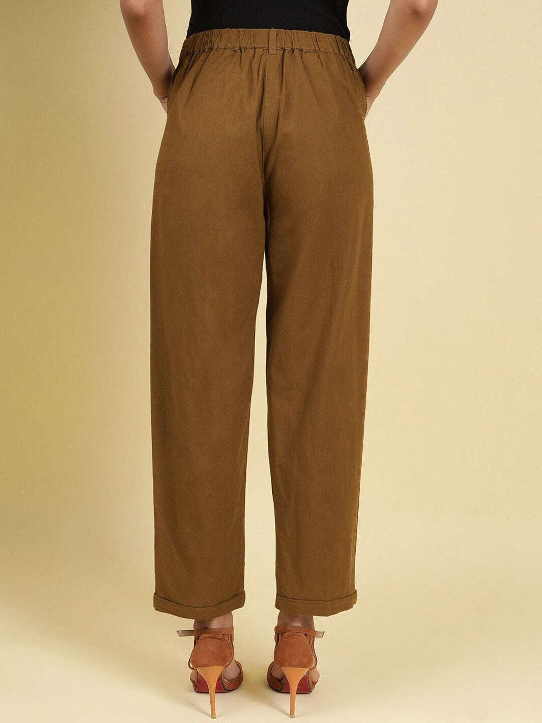 Shop Women Linen Pleated Pant Online.