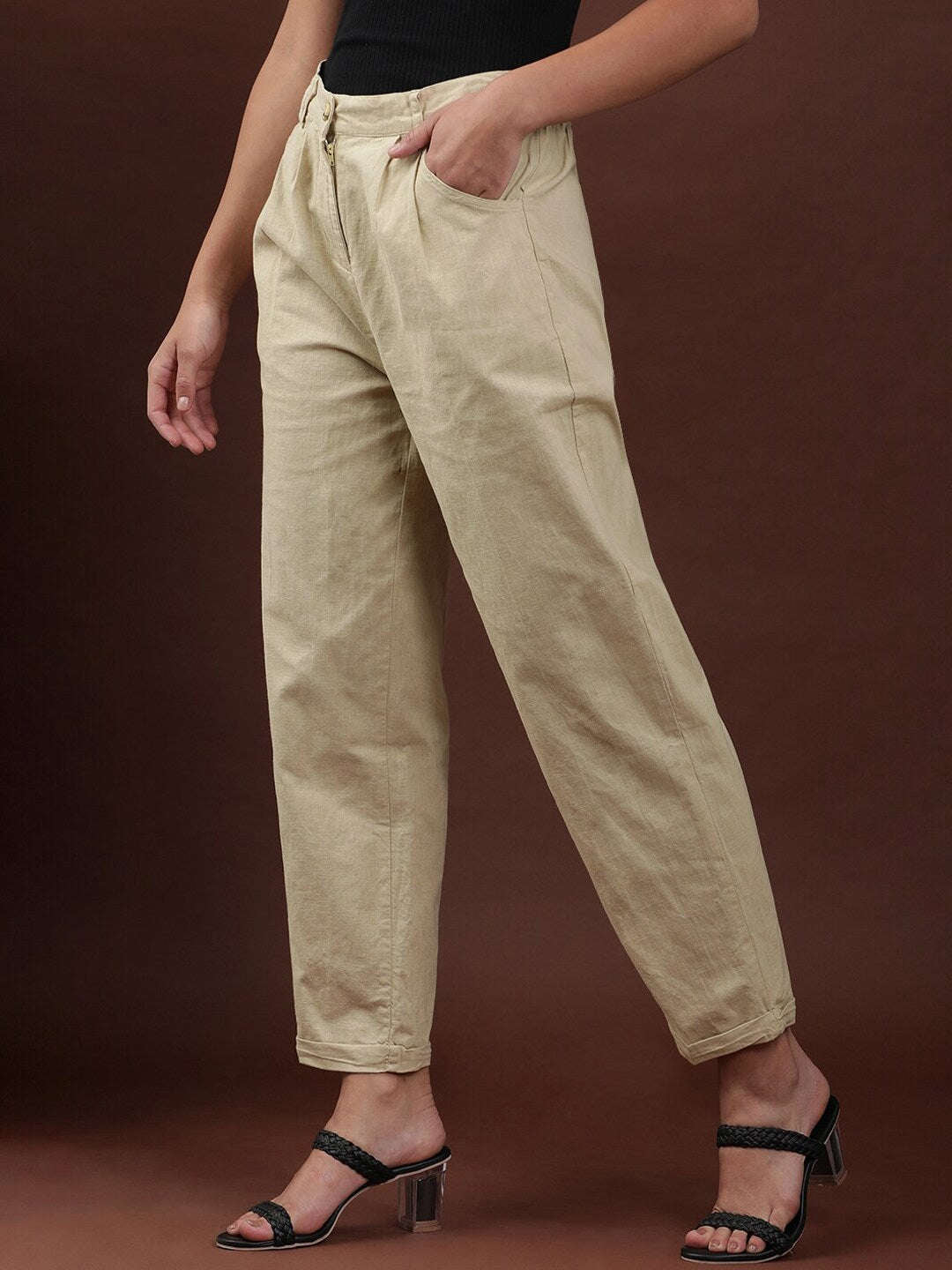 Shop Women Linen Pleated Pant Online.