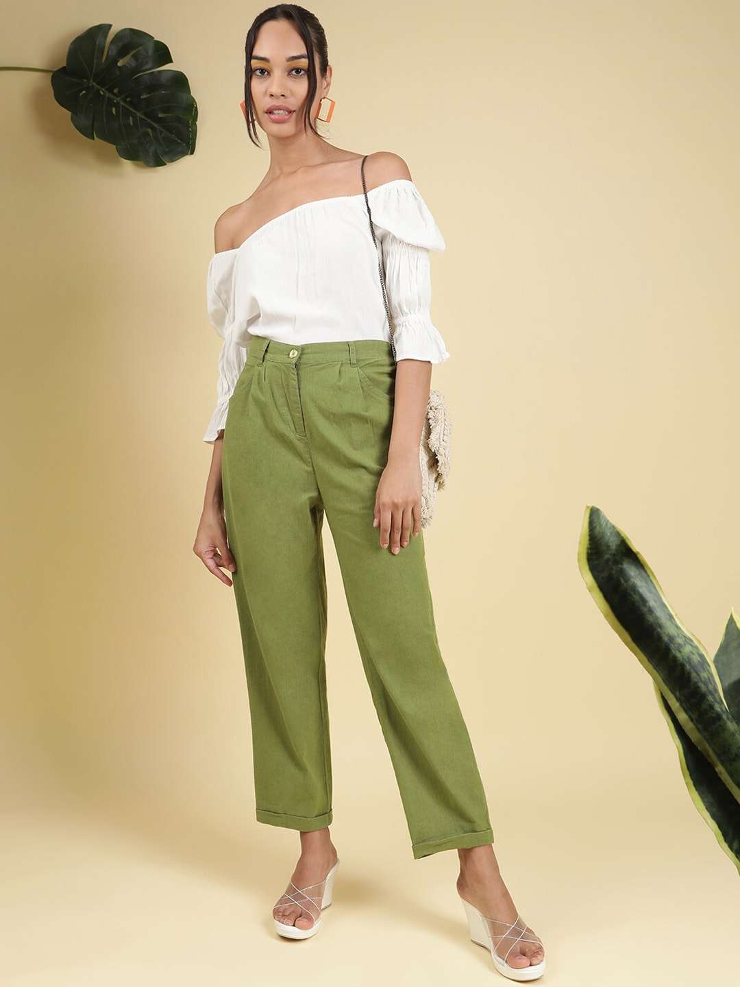 Shop Women Linen Pleated Pant Online.