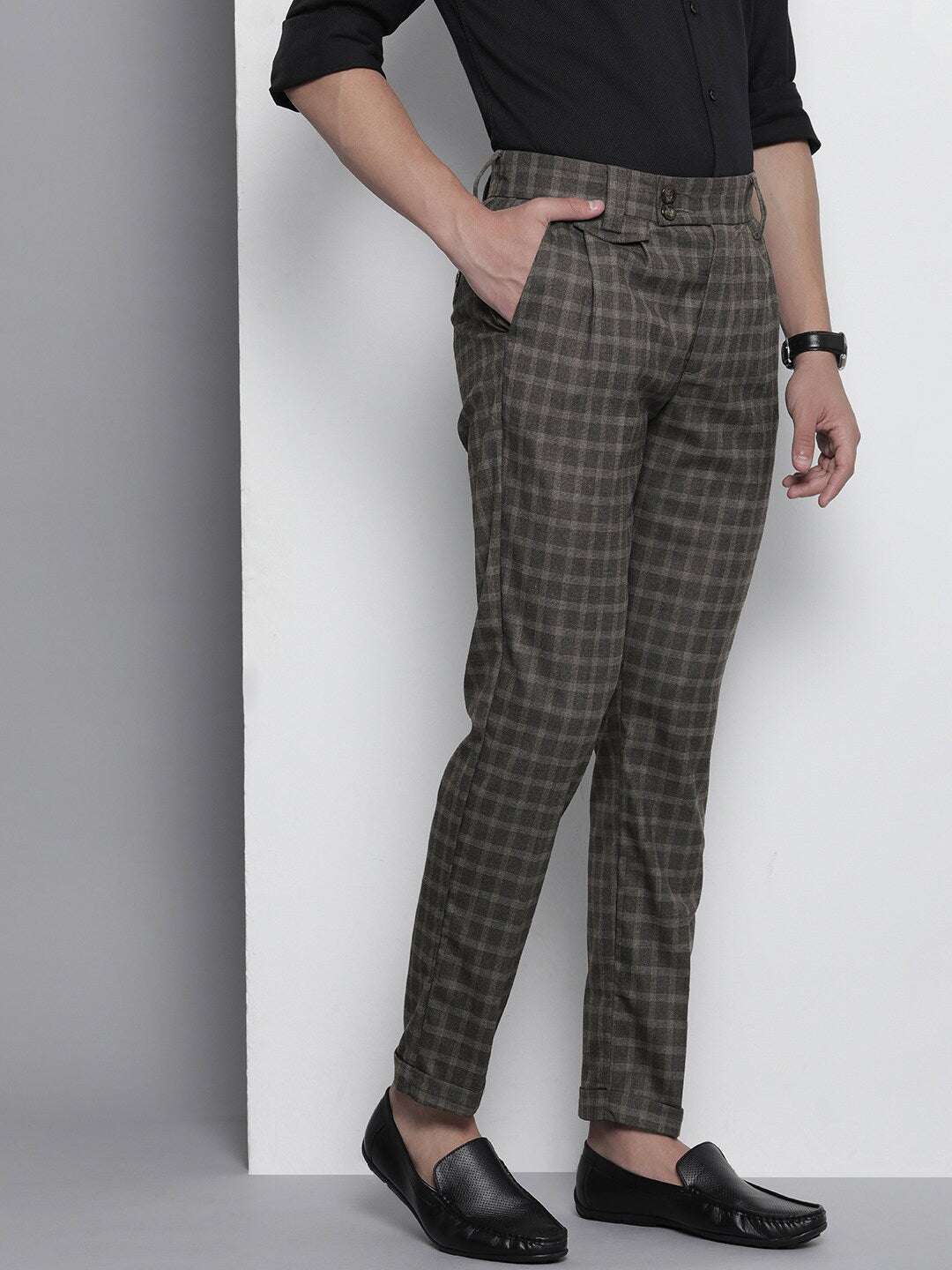 Shop Men Pleated Trouser Online.