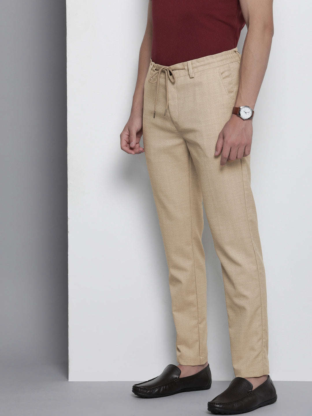 Shop Men Woven Jogger Pant Online.