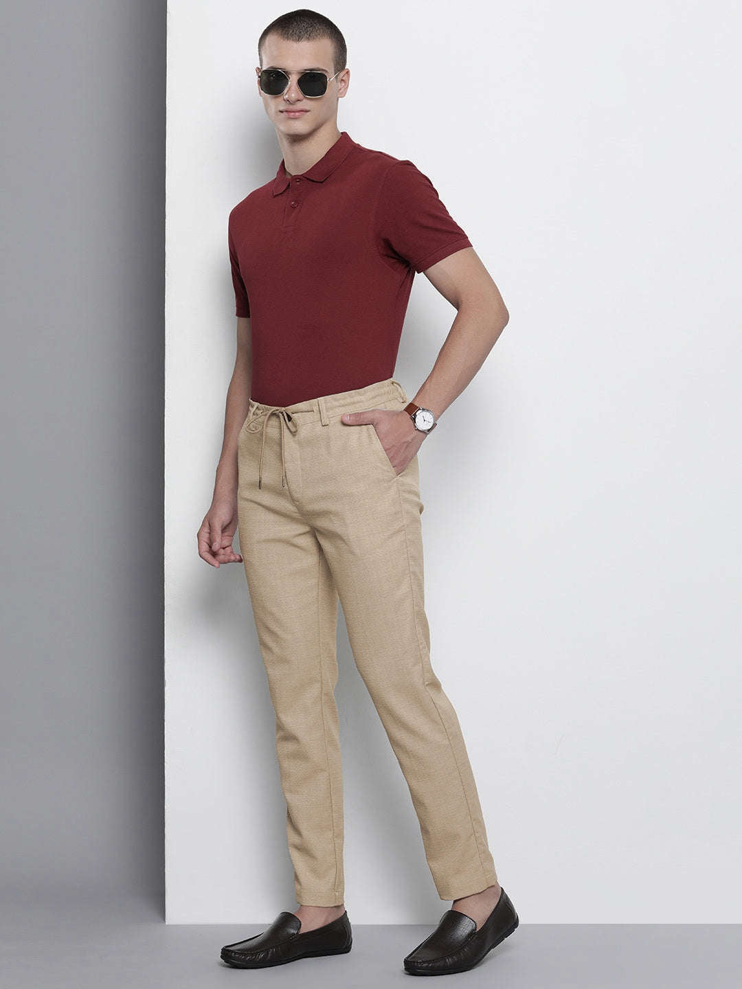 Shop Men Woven Jogger Pant Online.