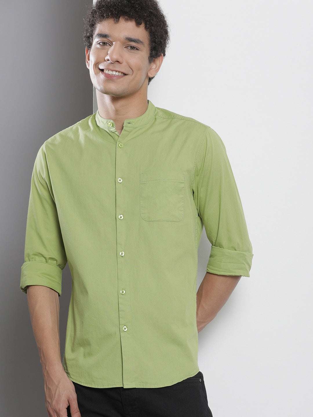 Shop Men's Solid Regular Fit Shirt Online.