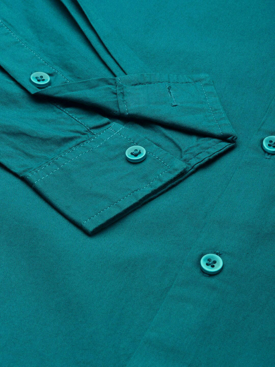 Shop Men's Solid Regular Fit Shirt Online.