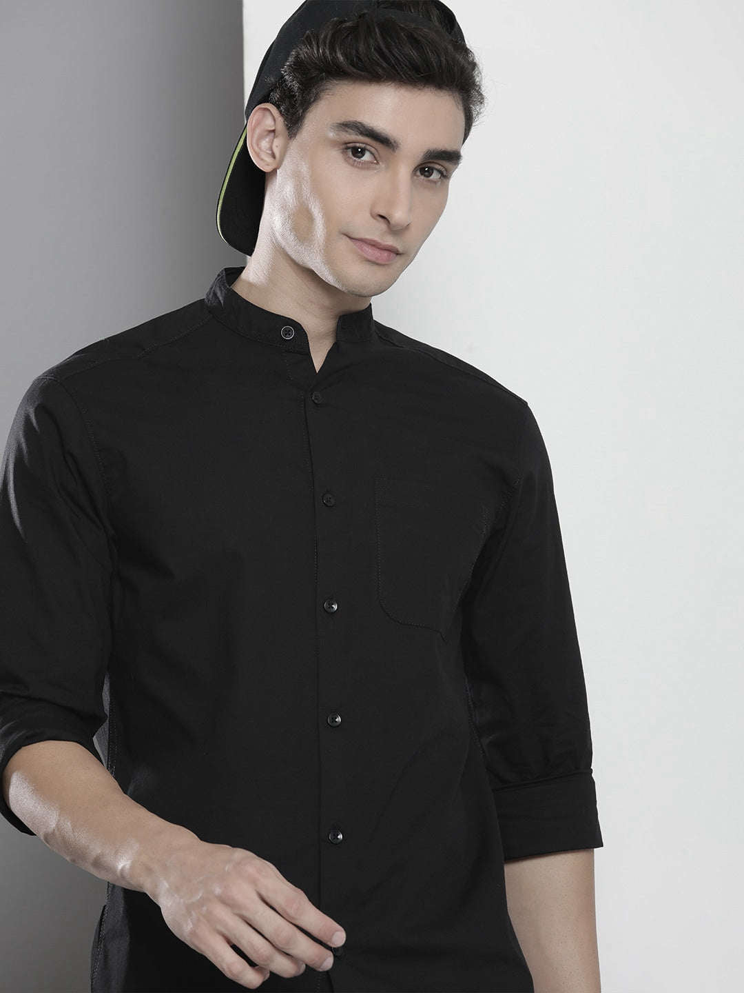 Shop Men's Solid Regular Fit Shirt Online.