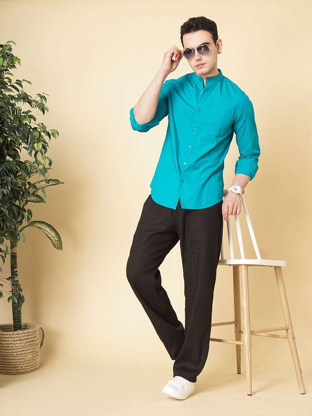 Shop Men's Solid Regular Fit Shirt Online.