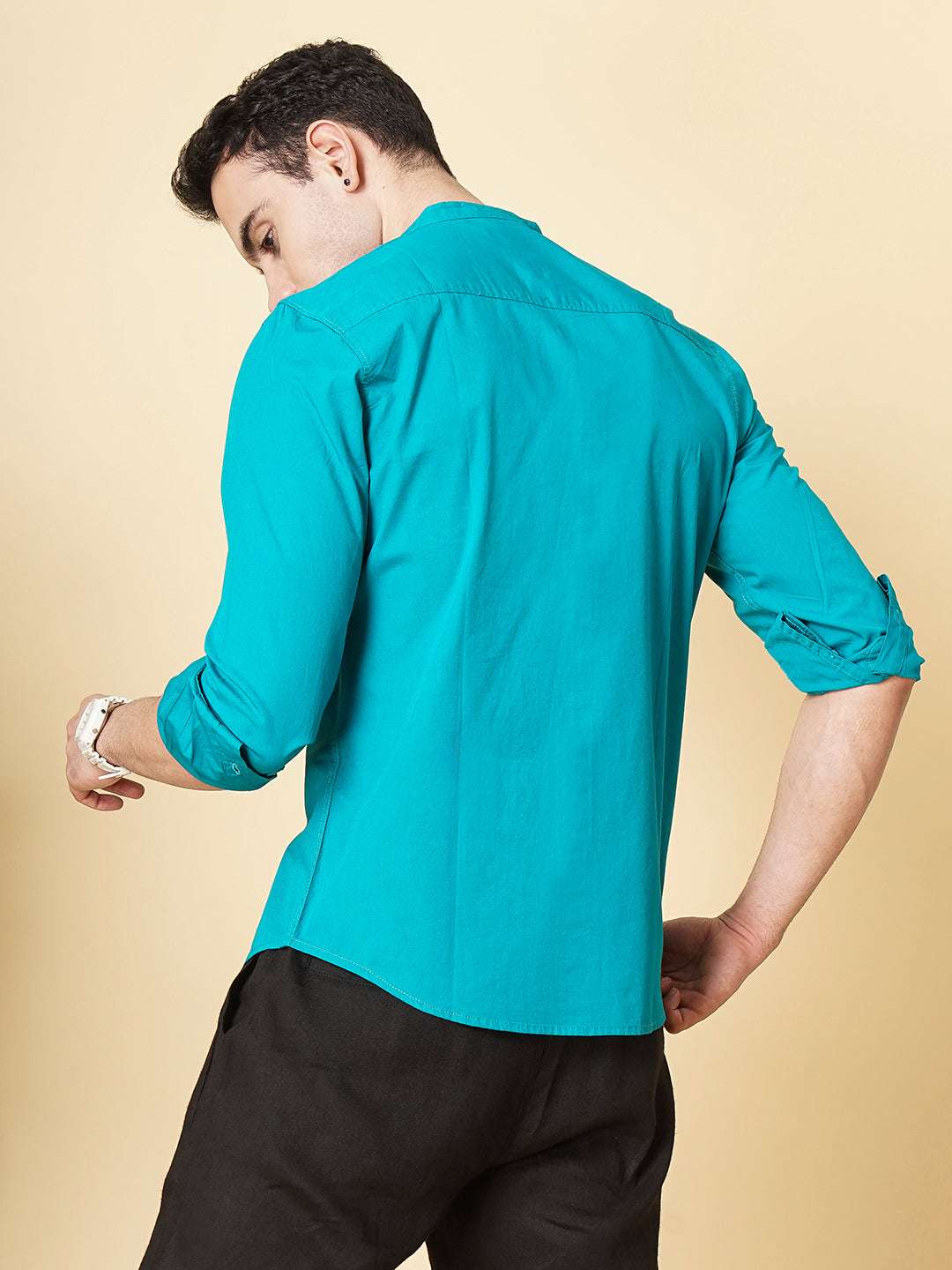 Shop Men's Solid Regular Fit Shirt Online.