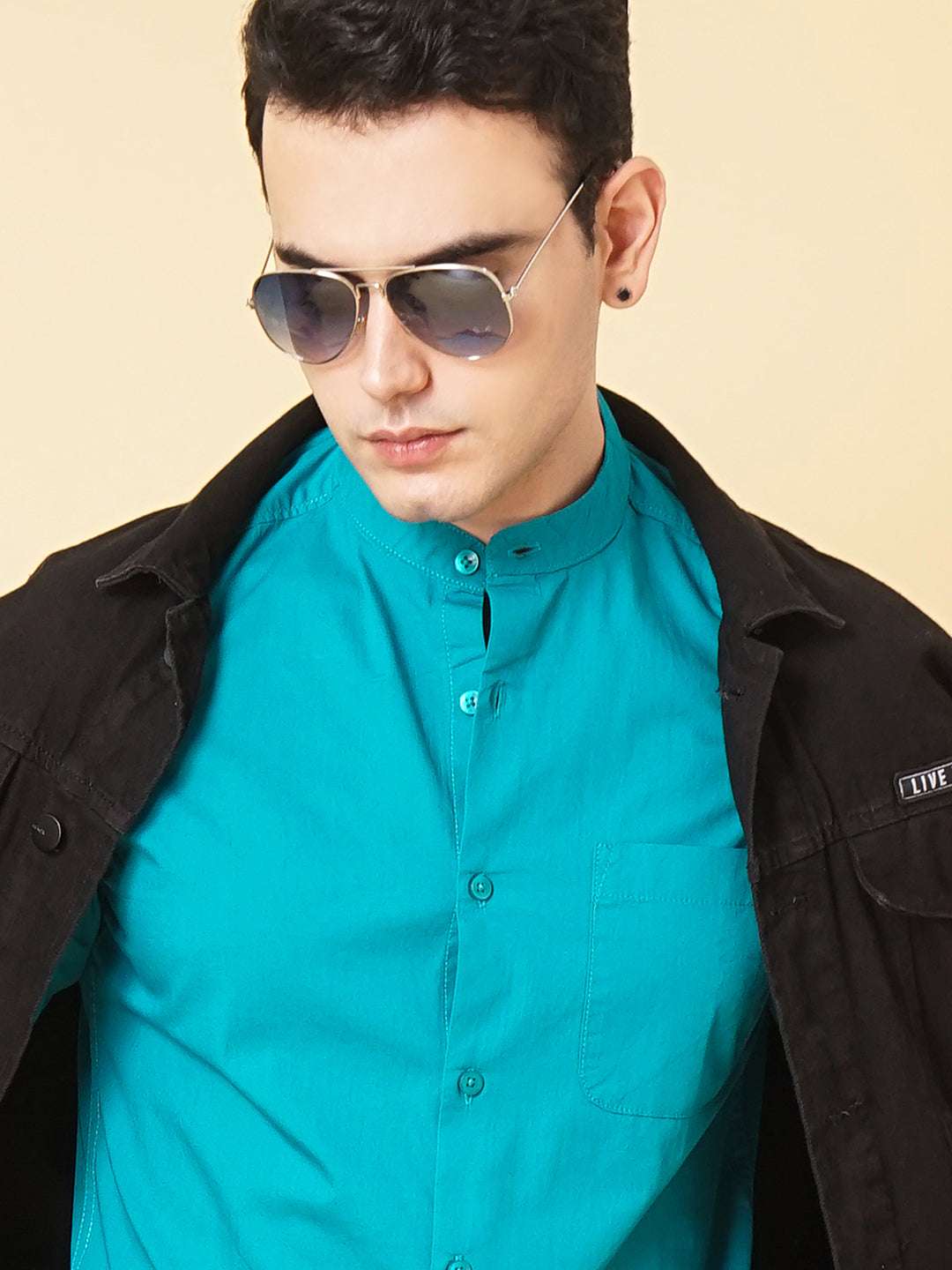 Shop Men's Solid Regular Fit Shirt Online.