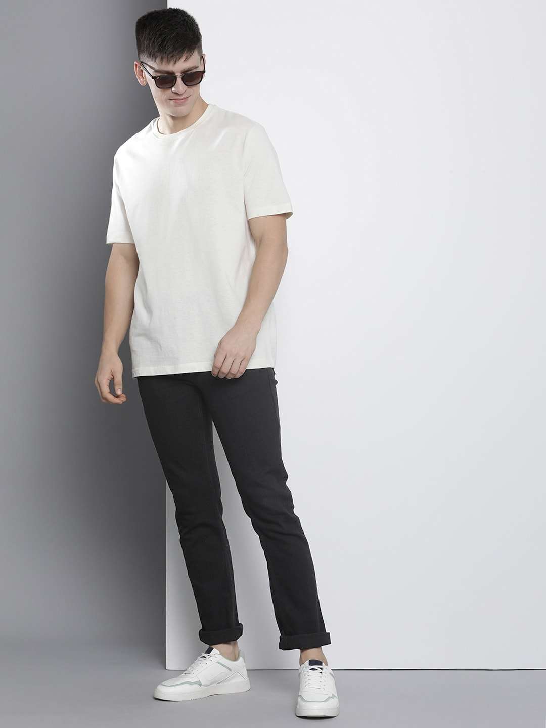 Shop Men Slim Fit Jeans Online.