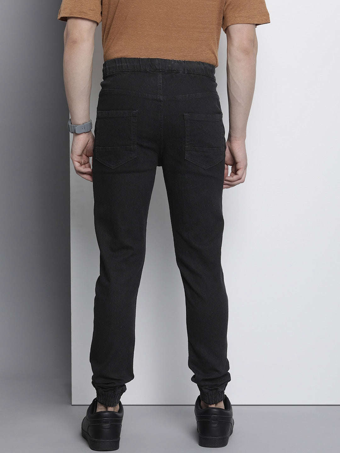 Shop Men Jogger Jeans Online.