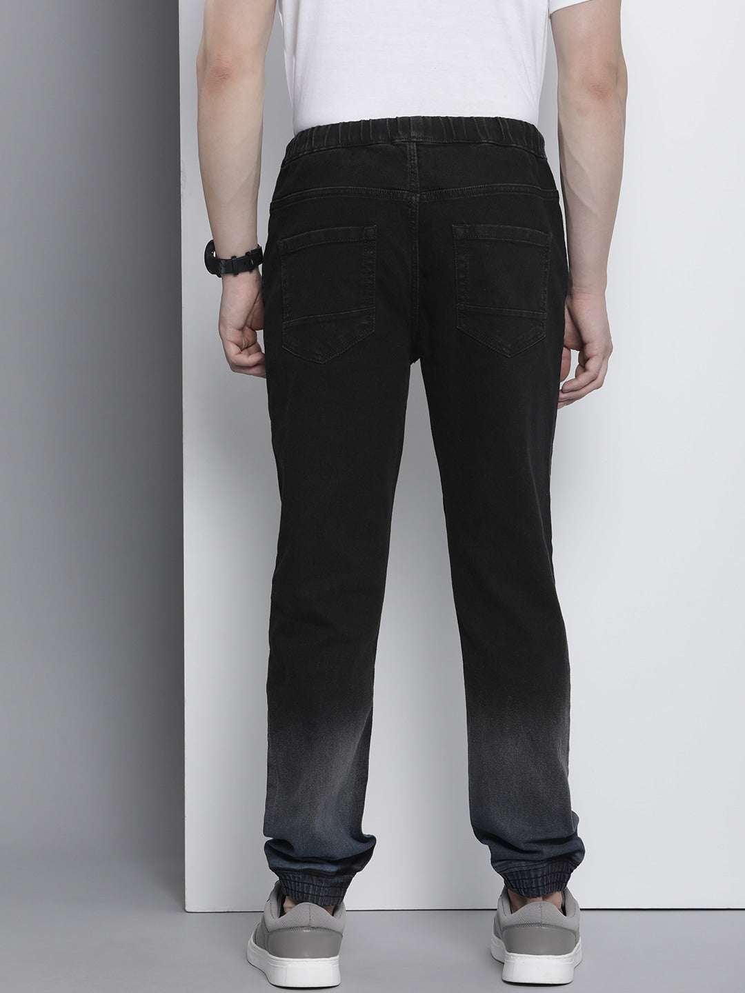 Shop Men Jogger Jeans Online.