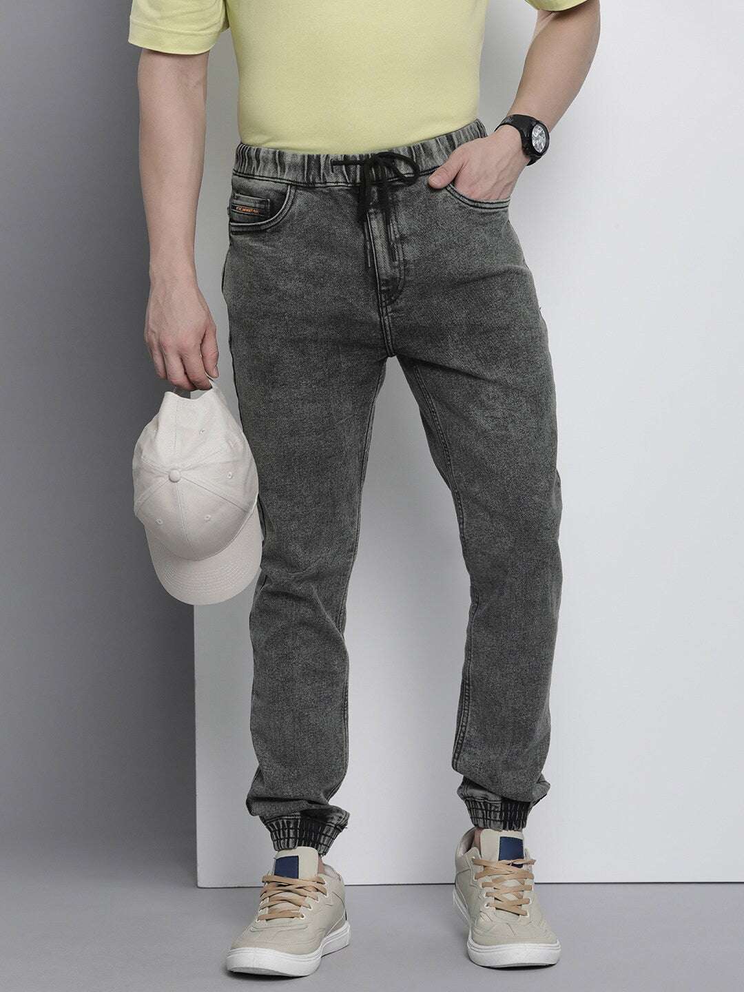 Shop Men Slim Fit Jeans Online.