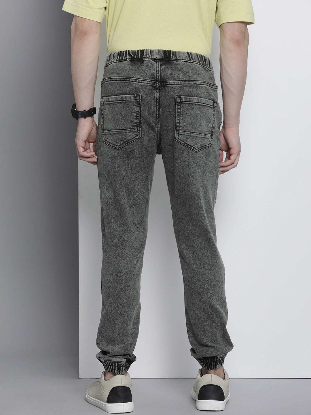 Shop Men Slim Fit Jeans Online.