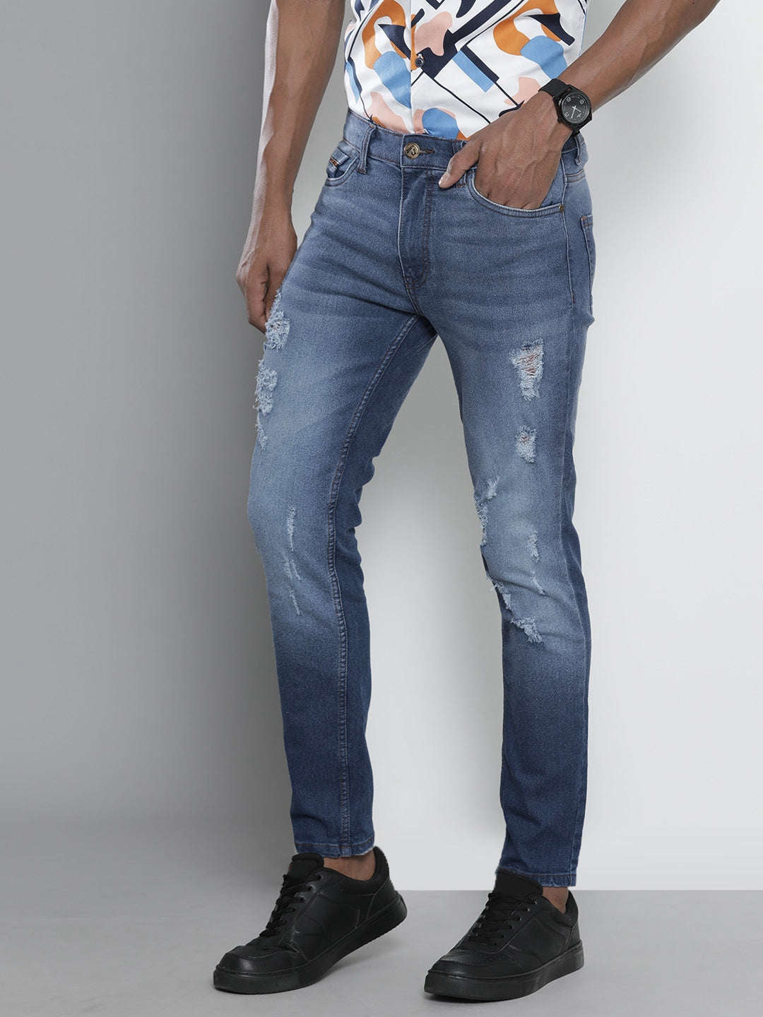 Shop Men Slim Fit Jeans Online.