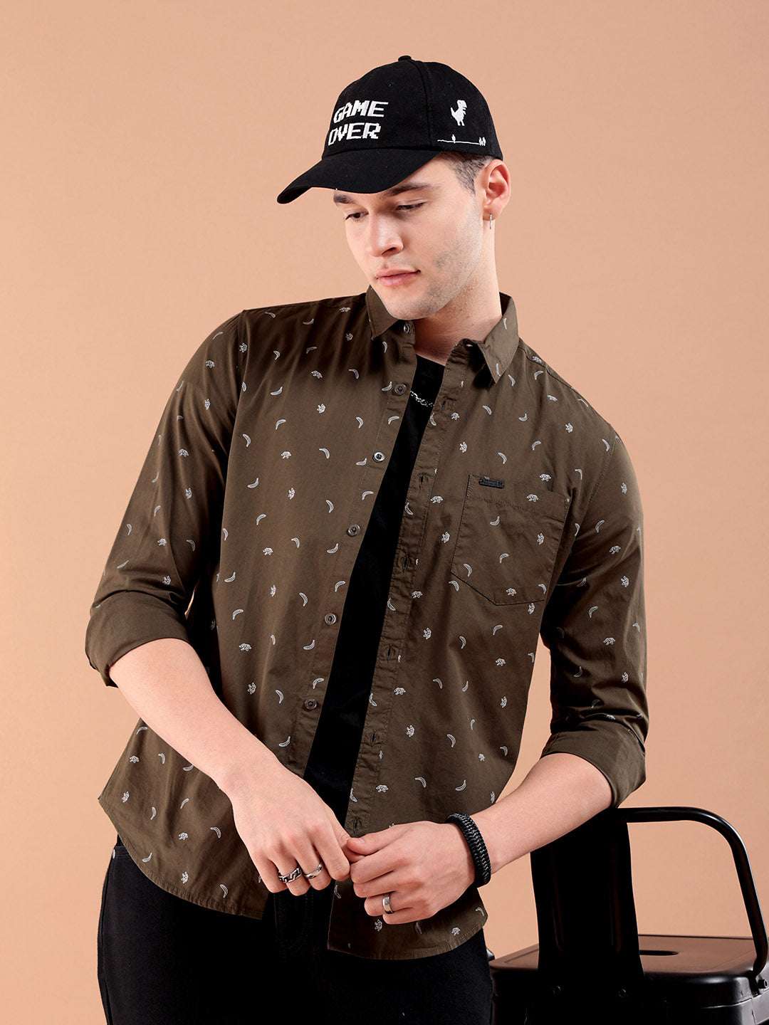 Shop Men's Printed Slim Fit Shirt Online.