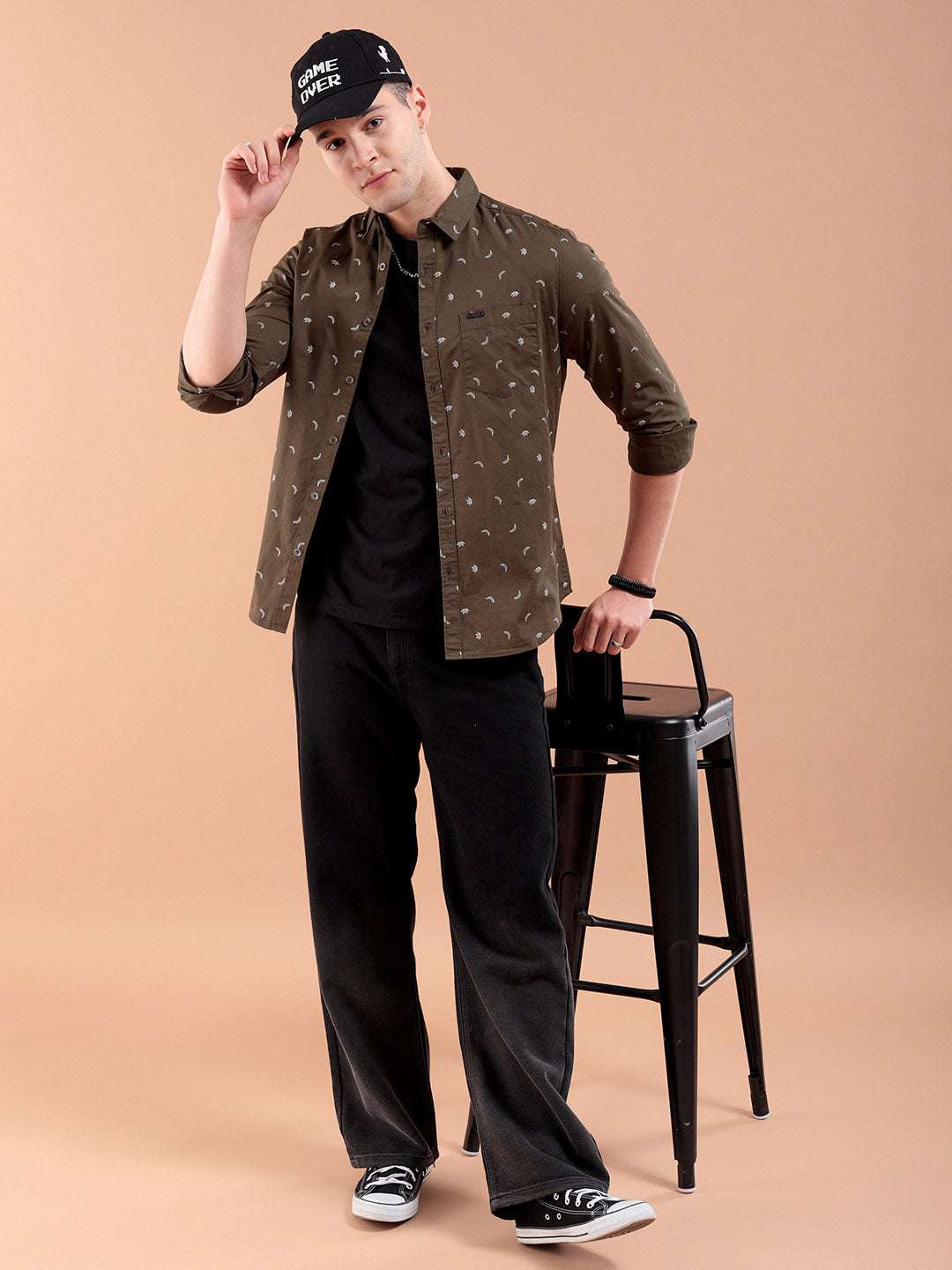 Shop Men's Printed Slim Fit Shirt Online.