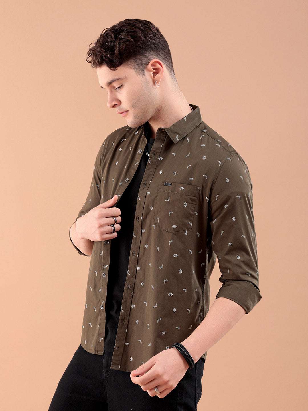 Shop Men's Printed Slim Fit Shirt Online.