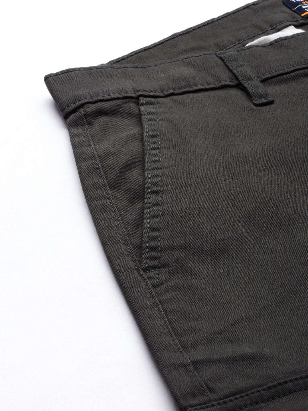 Men Solid Cuffed Cargo Pant