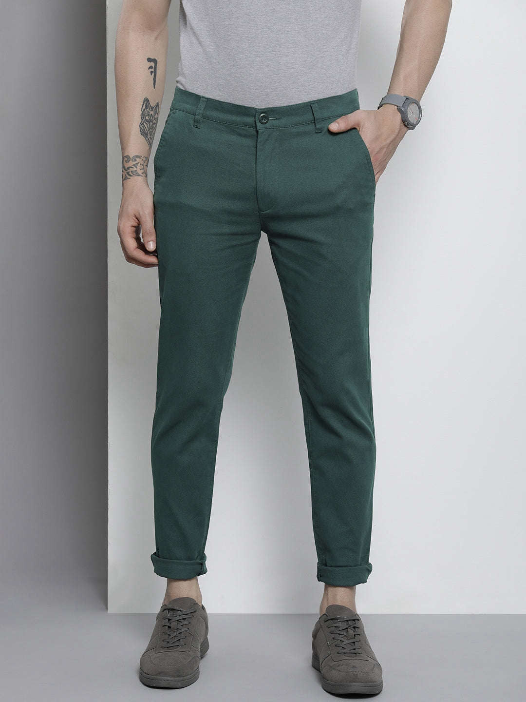 Shop Men Solid Chino Pants Online.