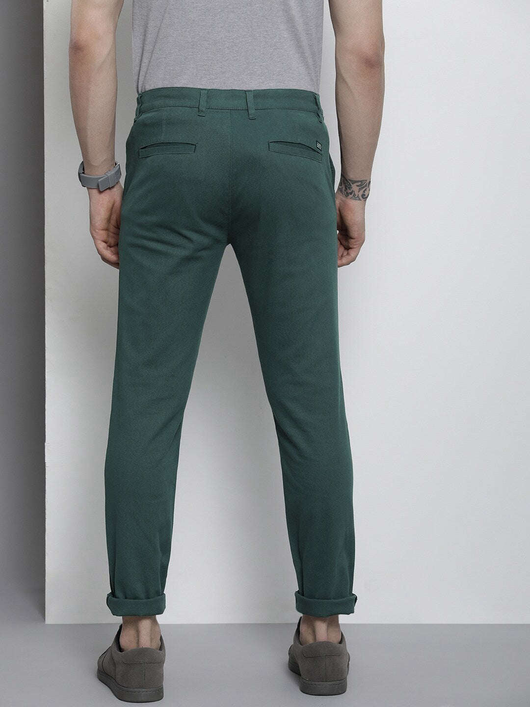 Shop Men Solid Chino Pants Online.