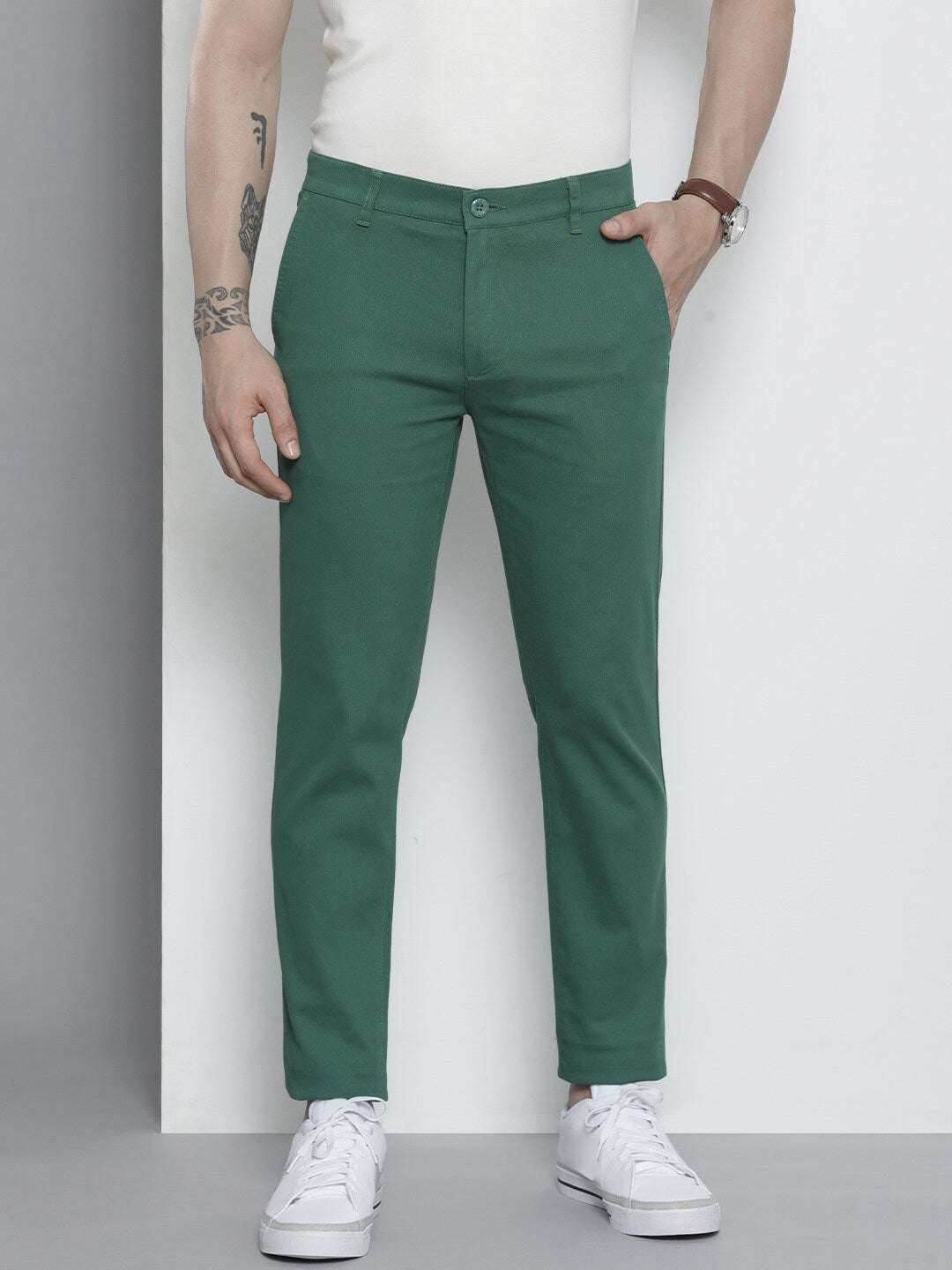 Shop Men Solid Chino Pants Online.