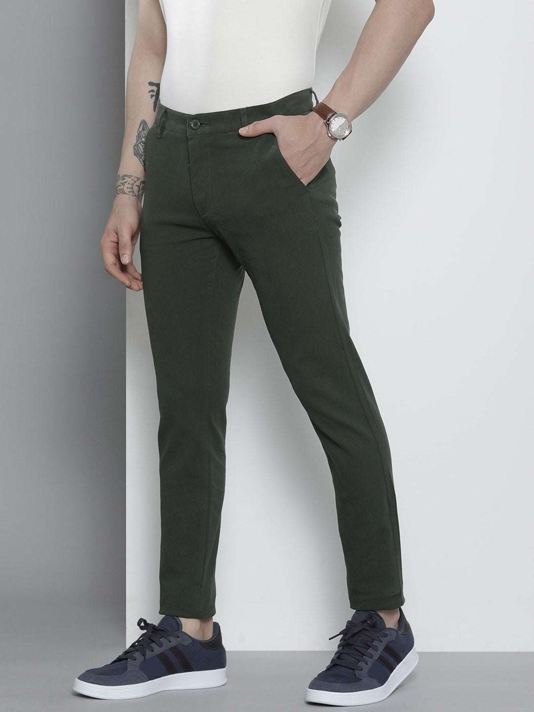 Shop Men Solid Chino Pants Online.