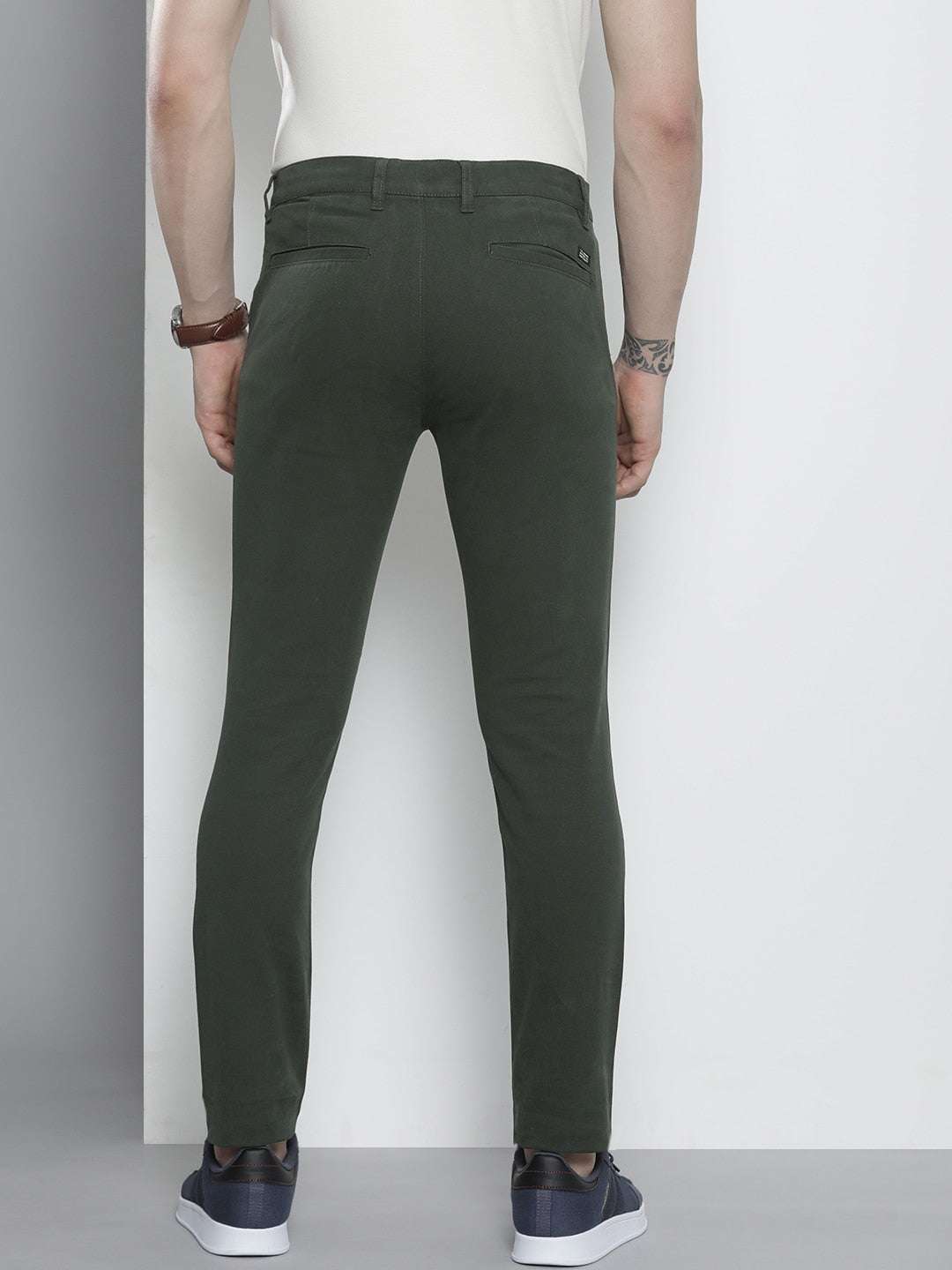 Shop Men Solid Chino Pants Online.