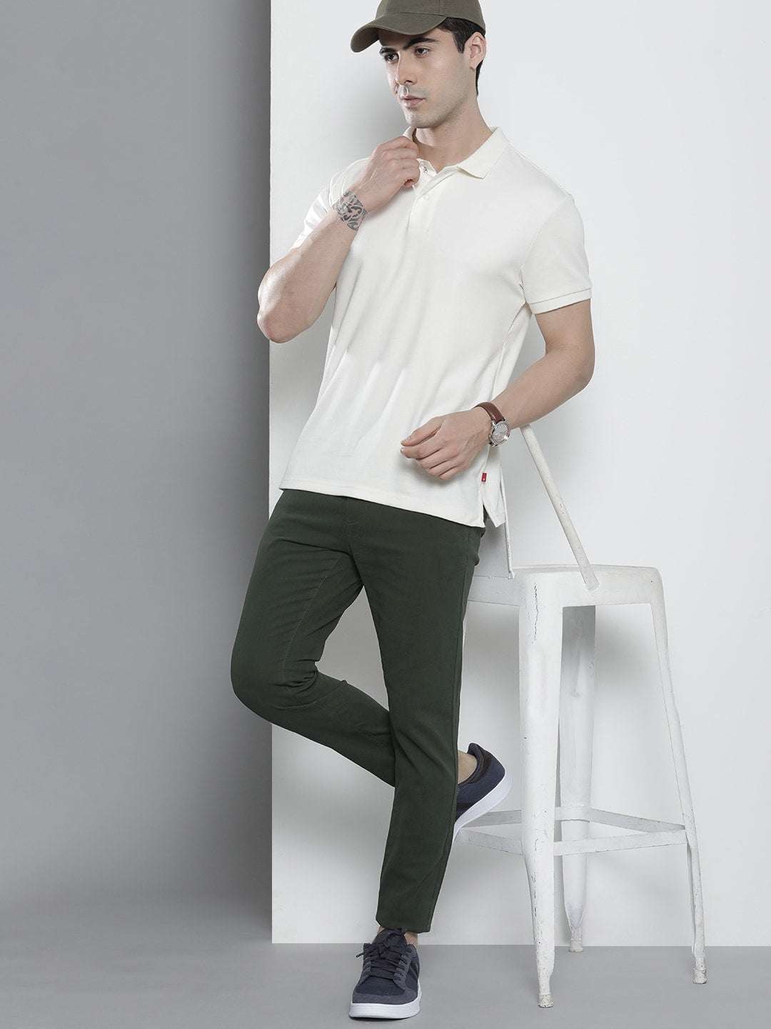 Shop Men Solid Chino Pants Online.