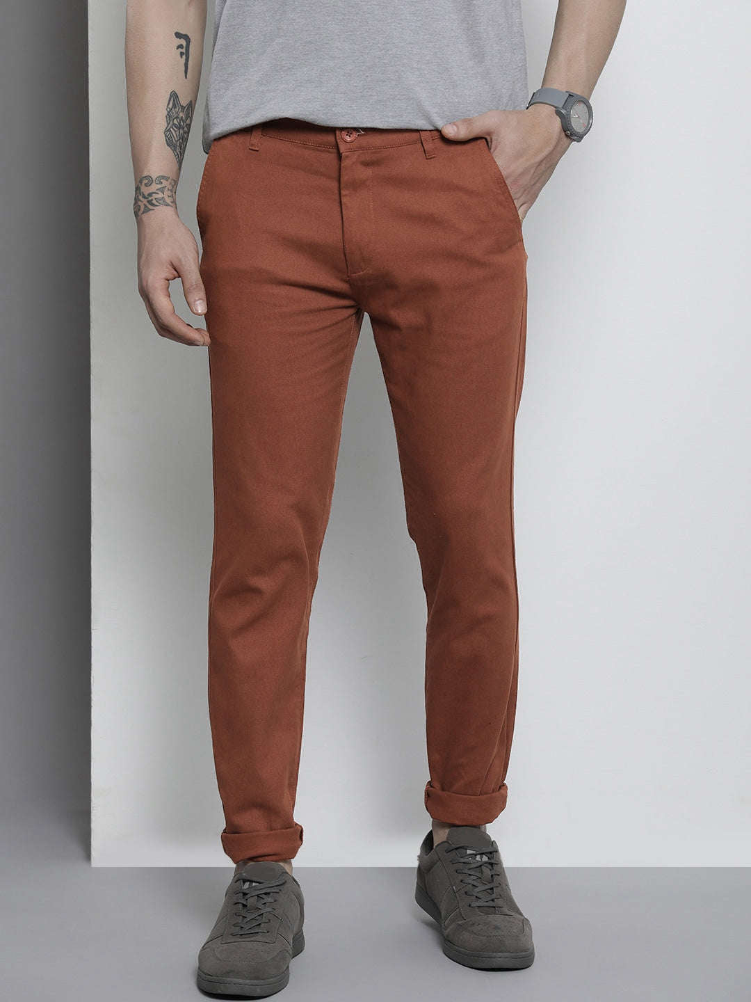 Shop Men Solid Chino Pants Online.