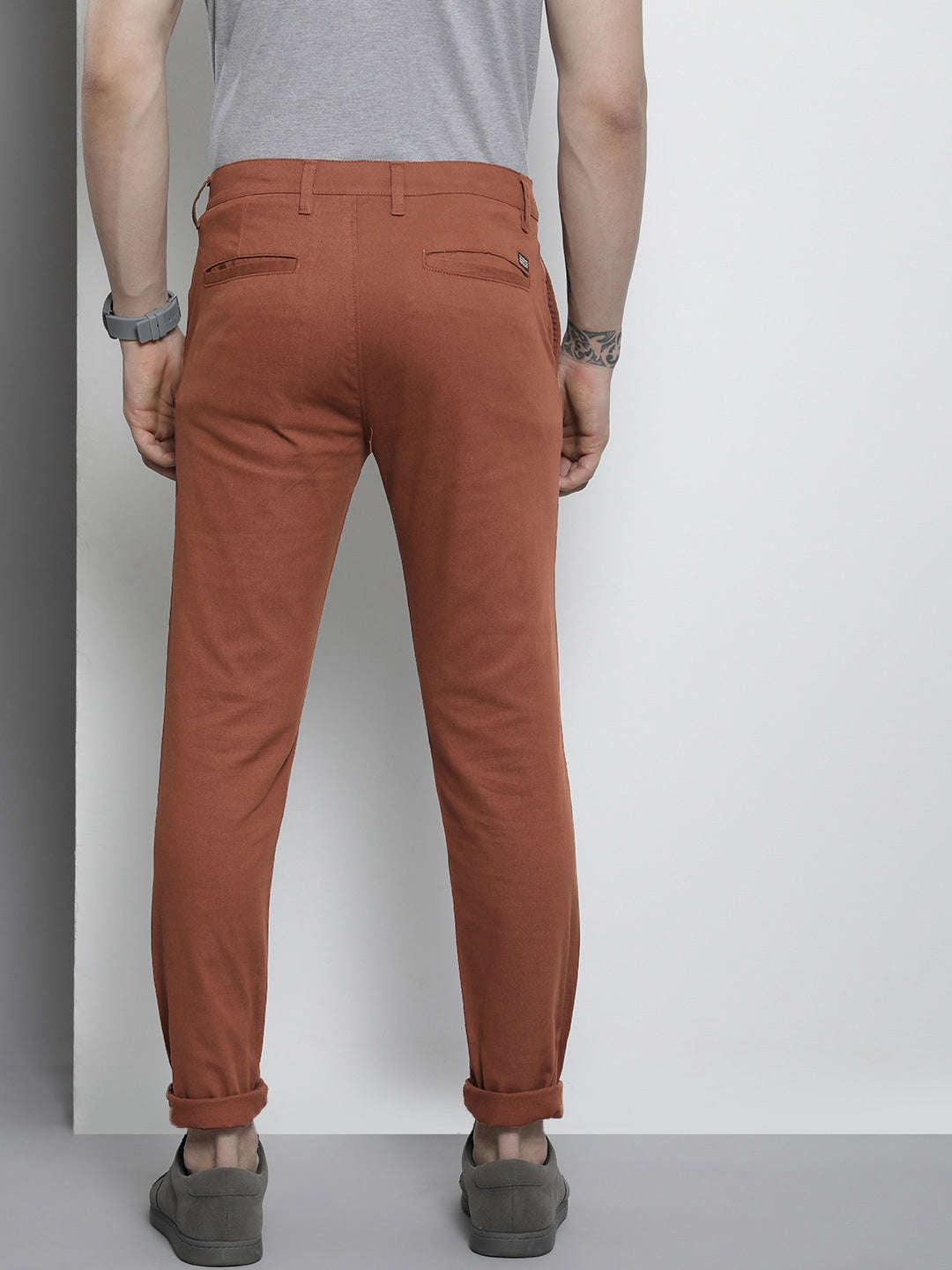 Shop Men Solid Chino Pants Online.