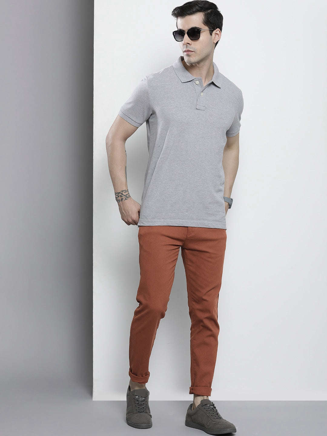 Shop Men Solid Chino Pants Online.