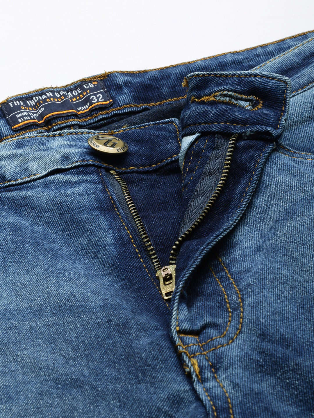 Shop Men Distress Carrot Fit Jeans Online.