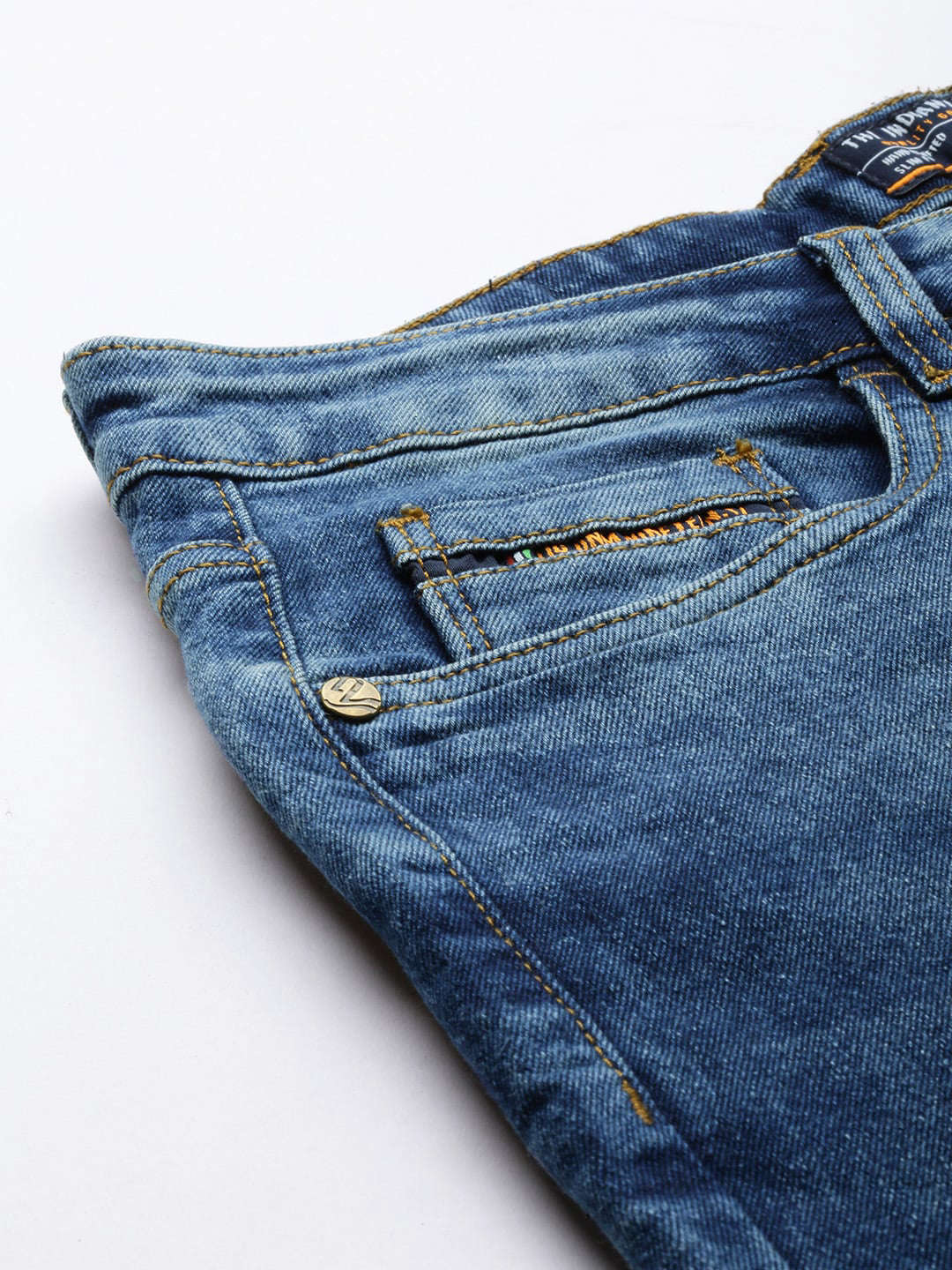 Shop Men Distress Carrot Fit Jeans Online.