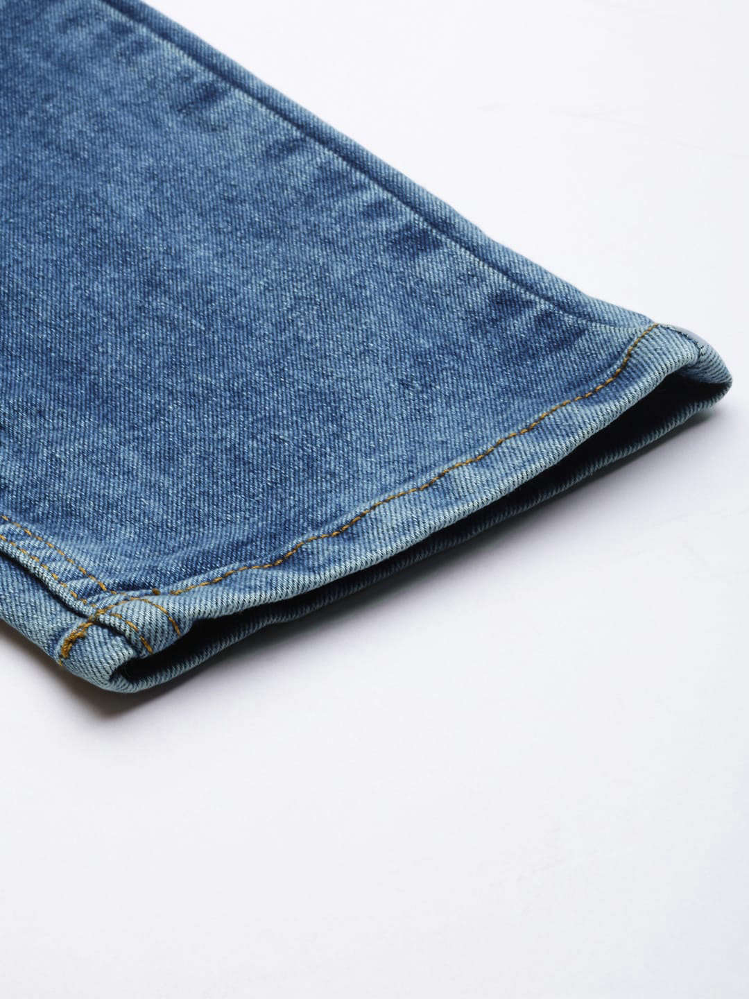 Shop Men Distress Carrot Fit Jeans Online.