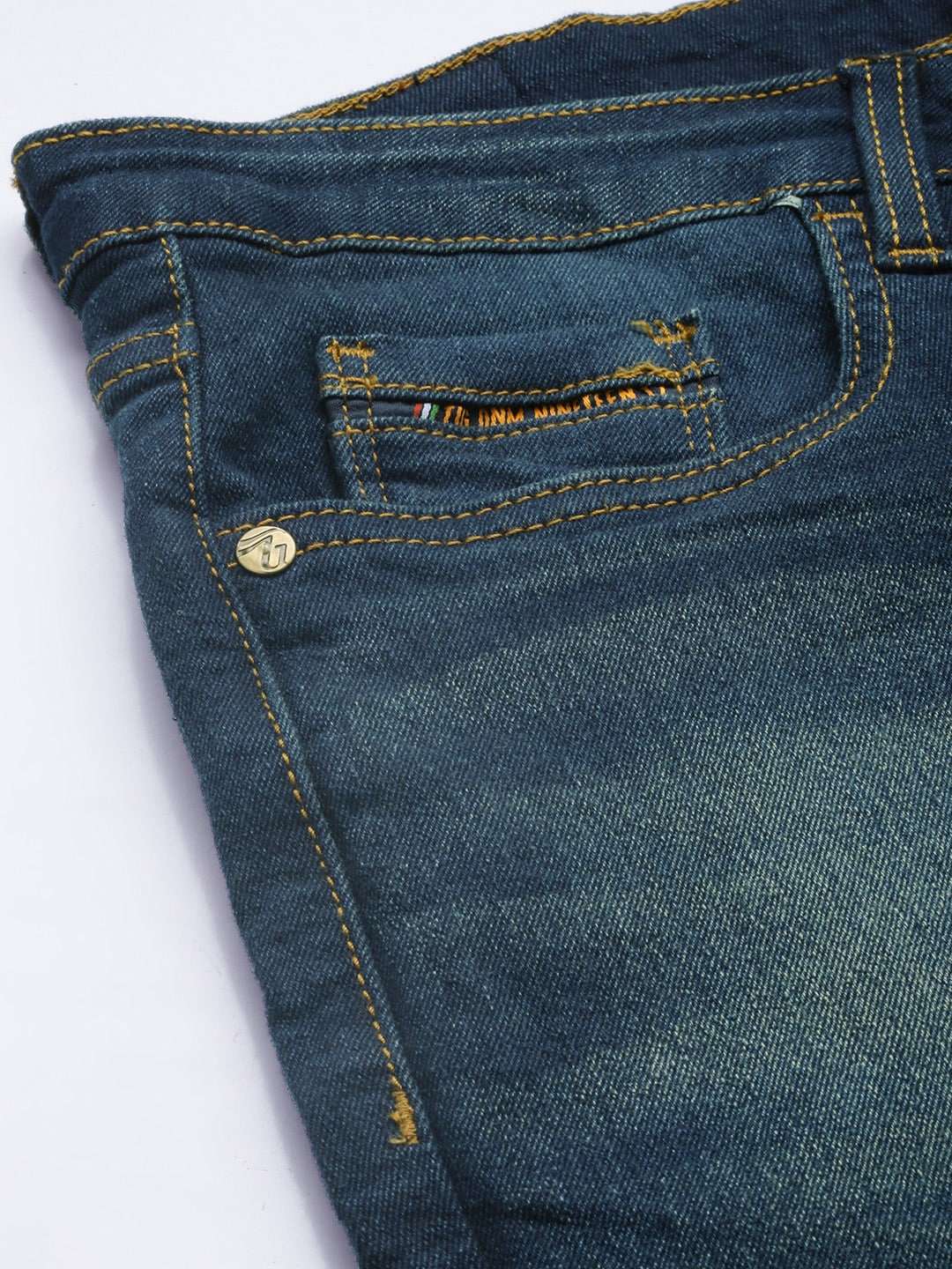 Shop Men Distress Carrot Fit Jeans Online.