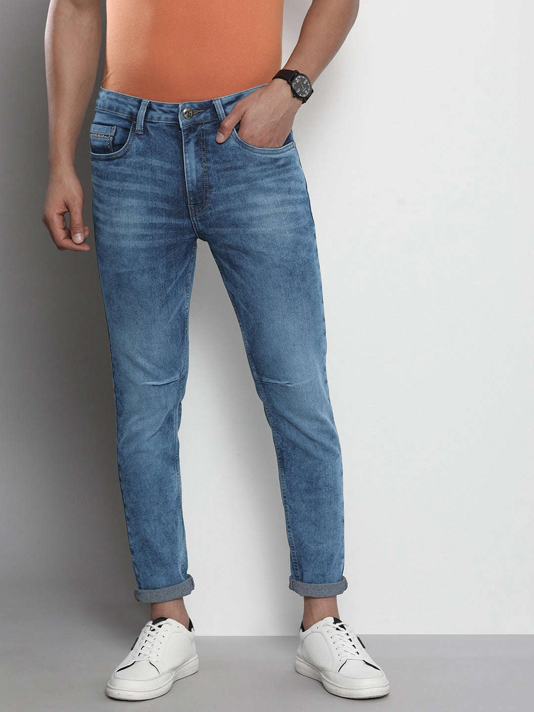 Shop Men Distress Carrot Fit Jeans Online.