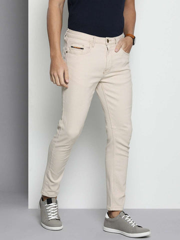 Shop Men Distress Carrot Fit Jeans Online.