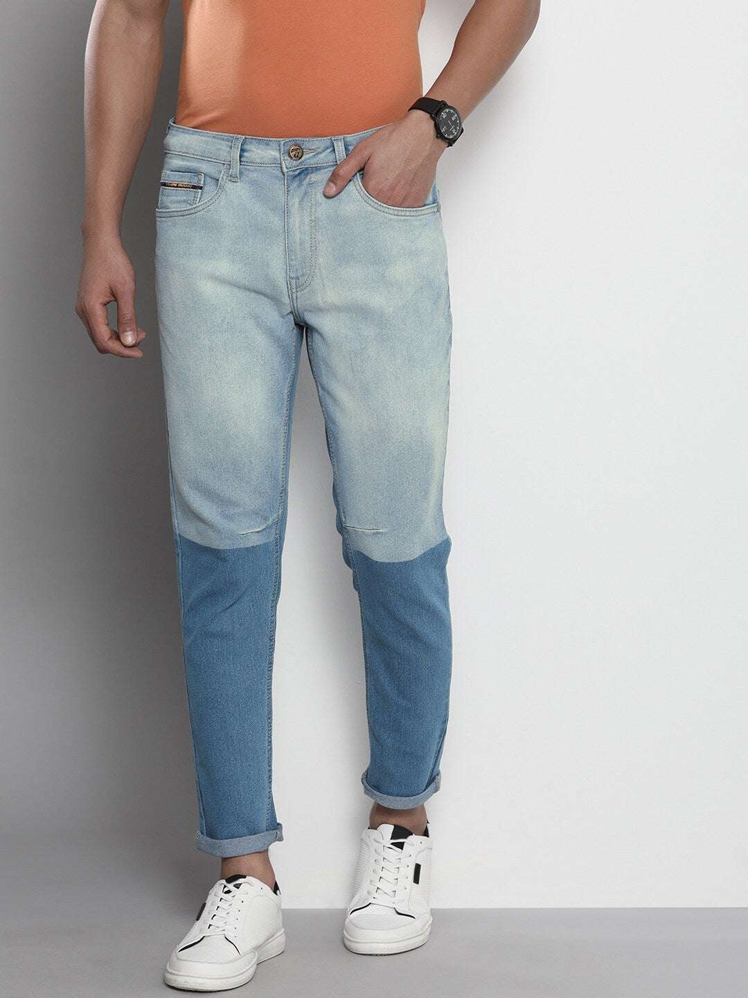 Shop Men Carrot Fit Jeans Online.