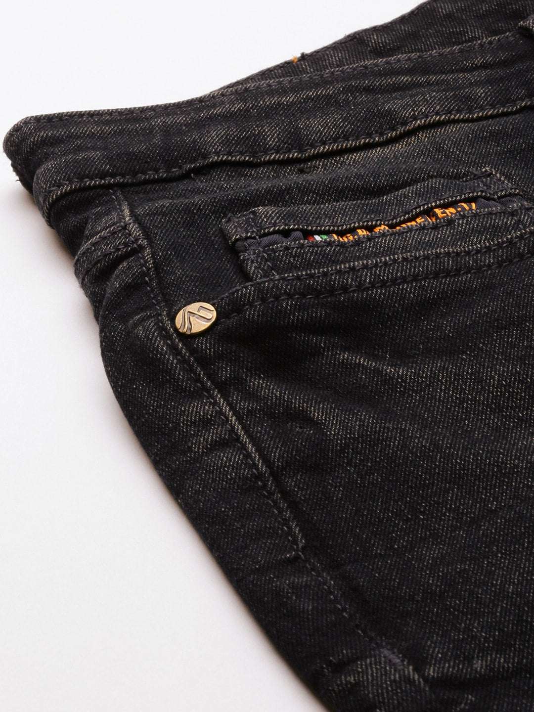 Shop Men Carrot Fit Jeans Online.