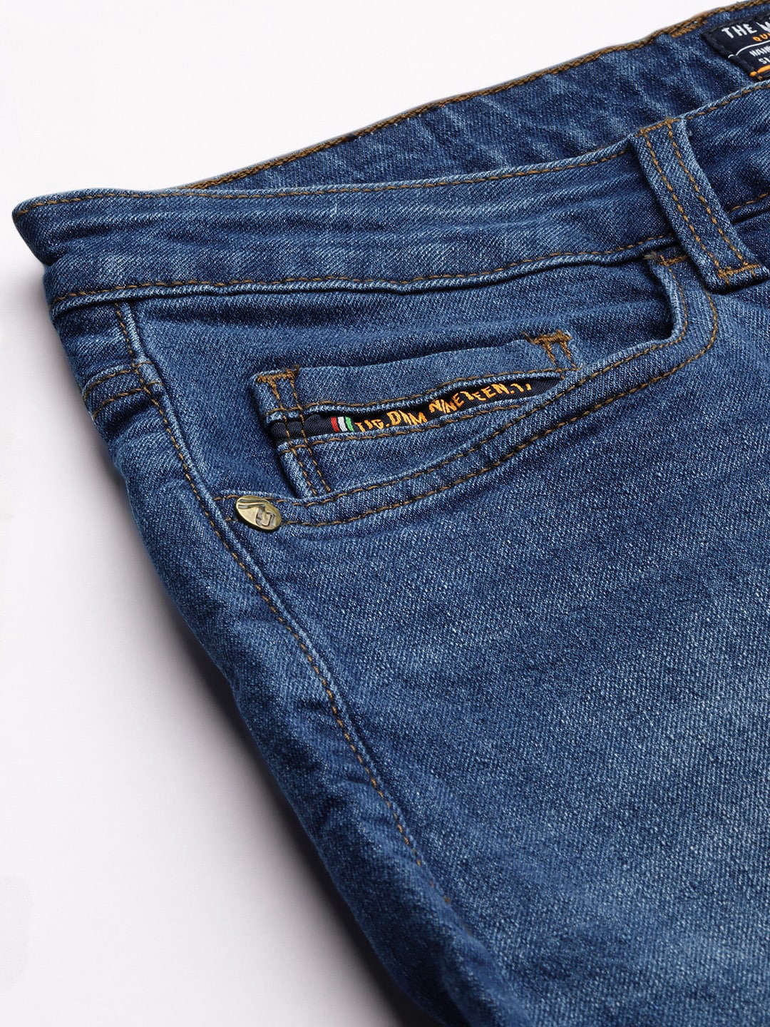 Shop Men Distress Carrot Fit Jeans Online.