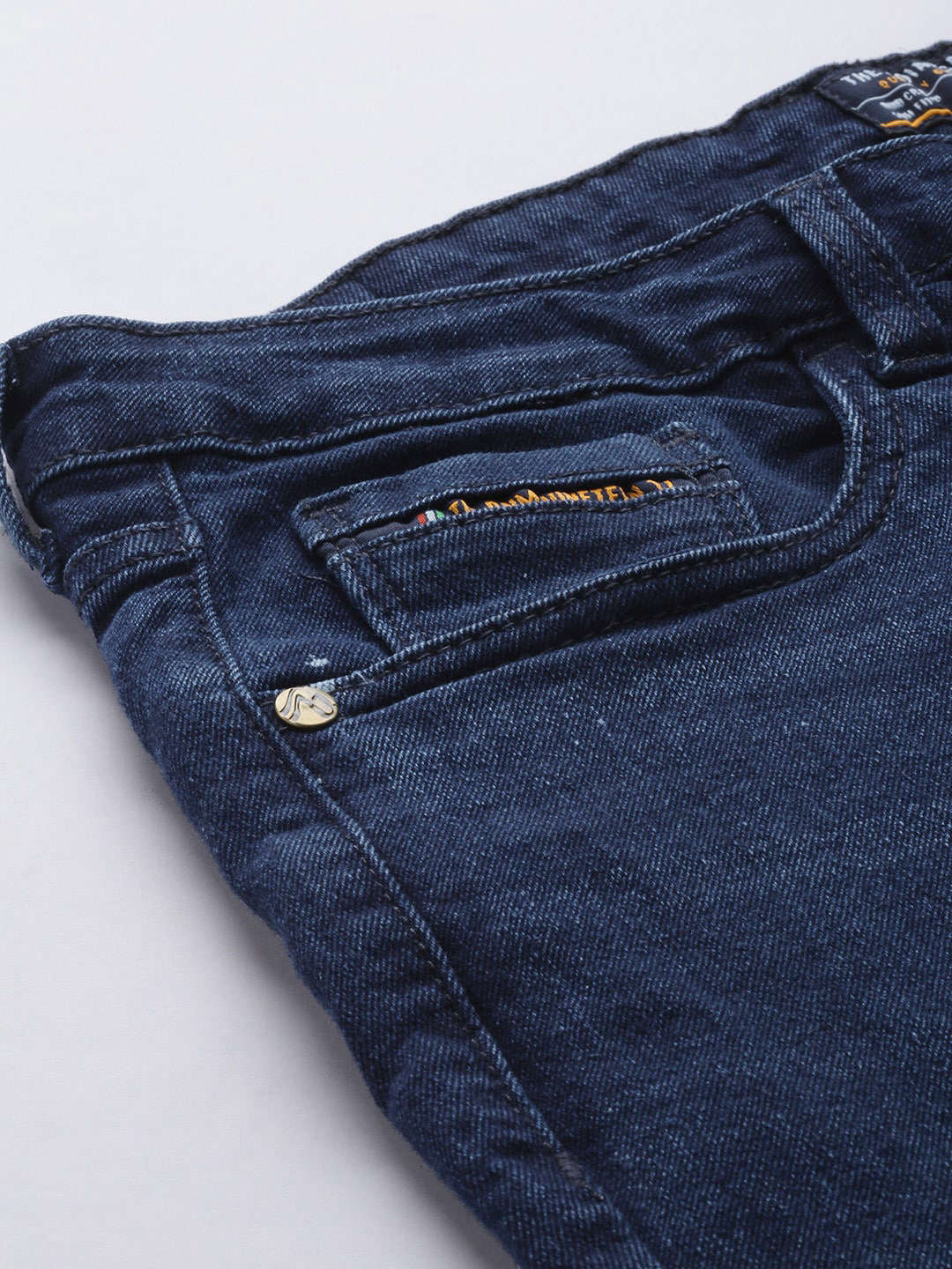 Shop Men Distress Carrot Fit Jeans Online.