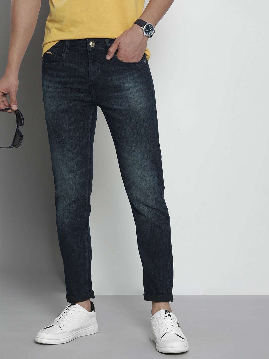 Shop Men Clean Look Skinny Jeans Online.