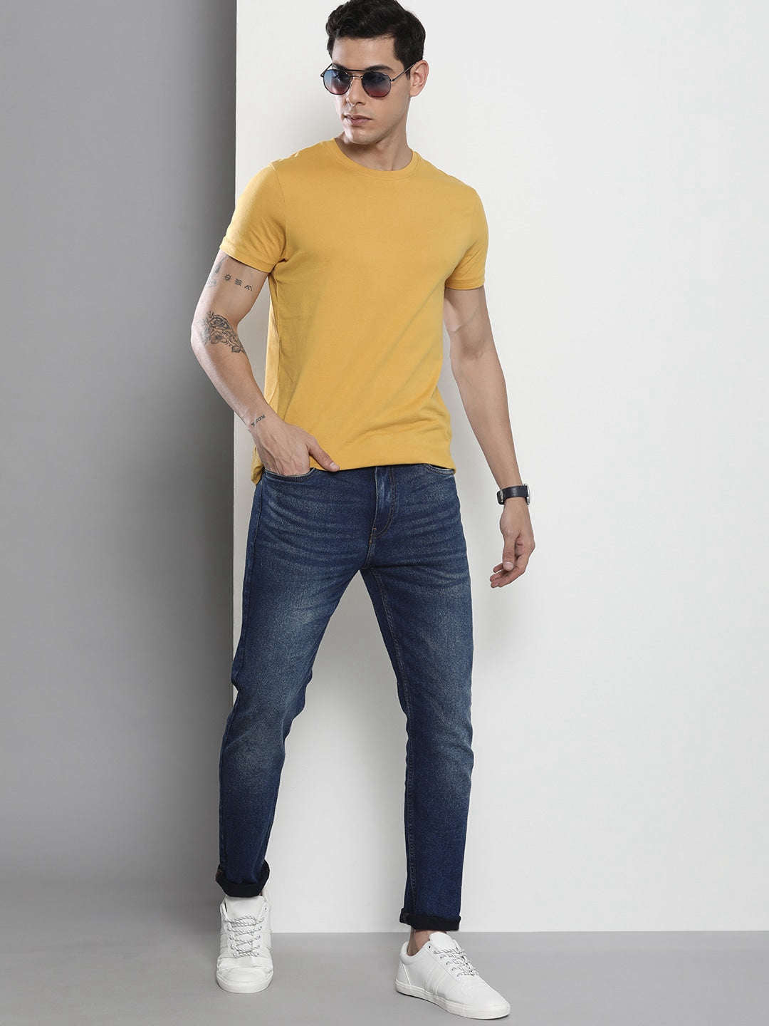 Shop Men Clean Look Skinny Jeans Online.