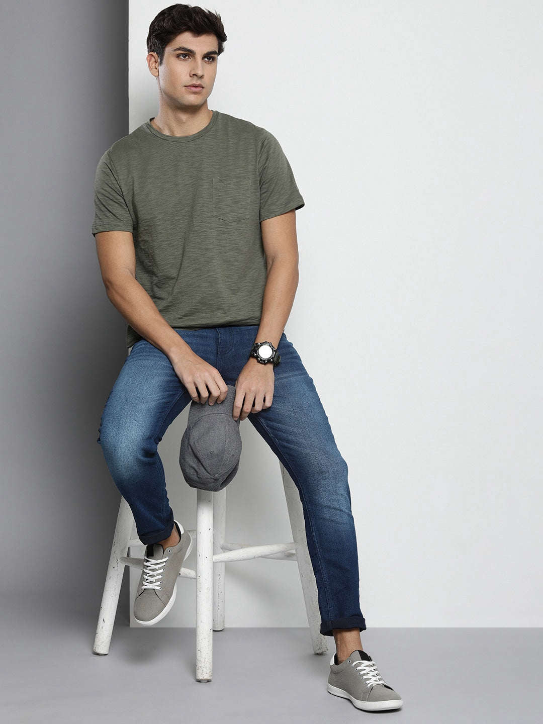 Shop Men Clean Look Skinny Jeans Online.