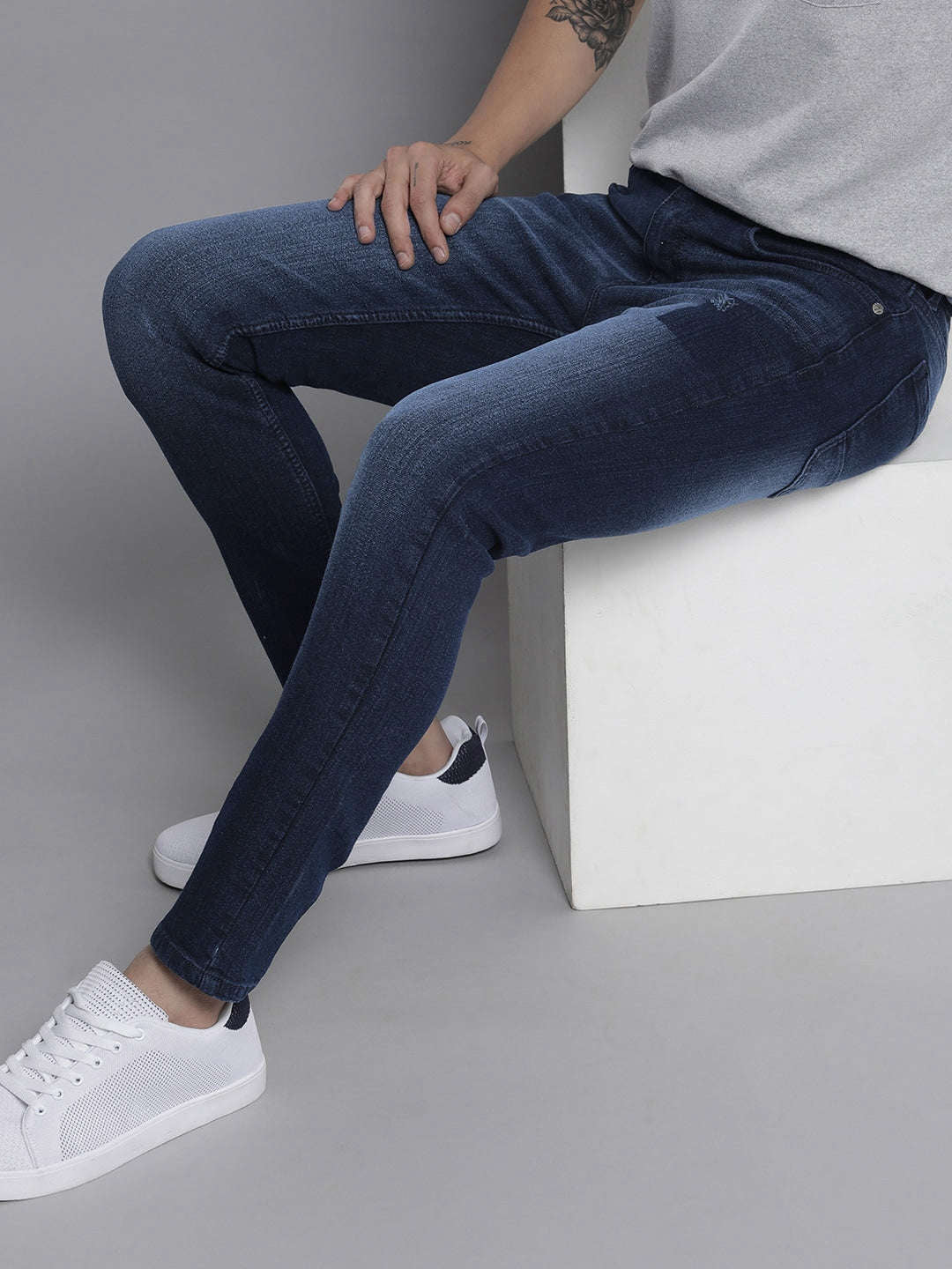 Shop Men Distress Skinny Fit Jeans Online.