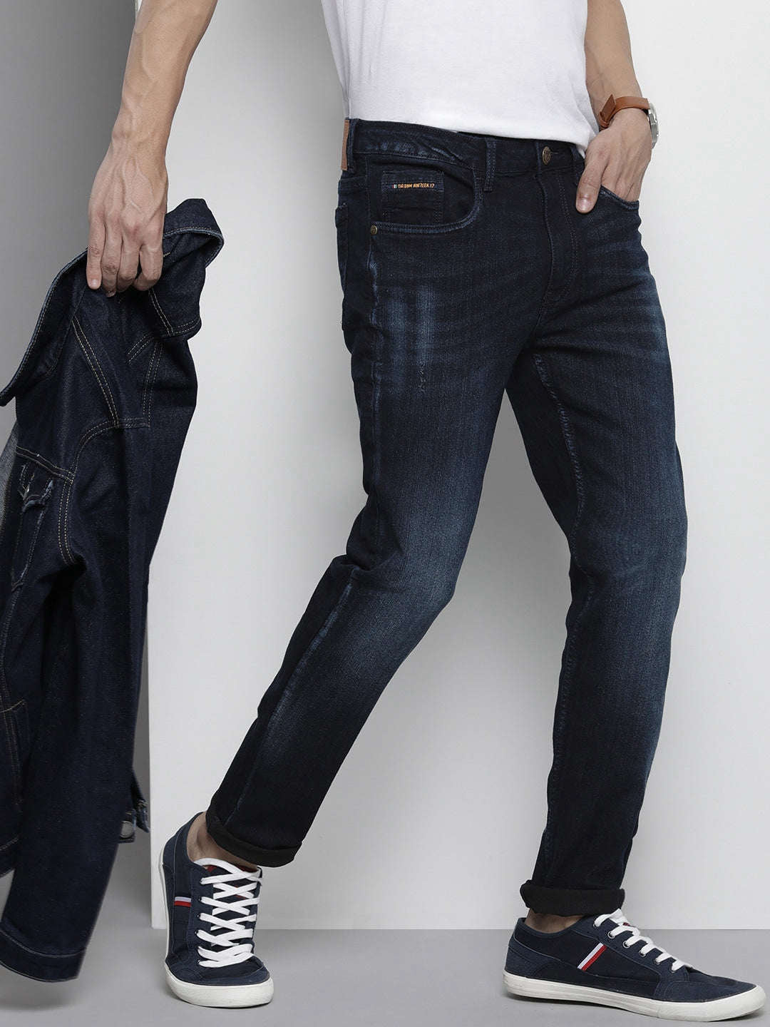 Shop Men Distress Skinny Fit Jeans Online.