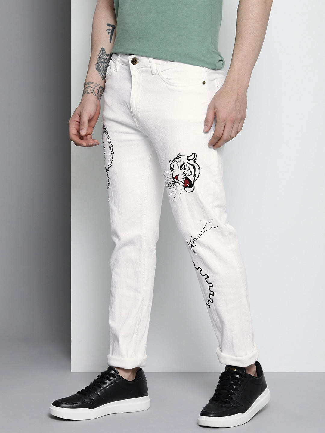 Shop Men Distressed Denim Jeans Online.