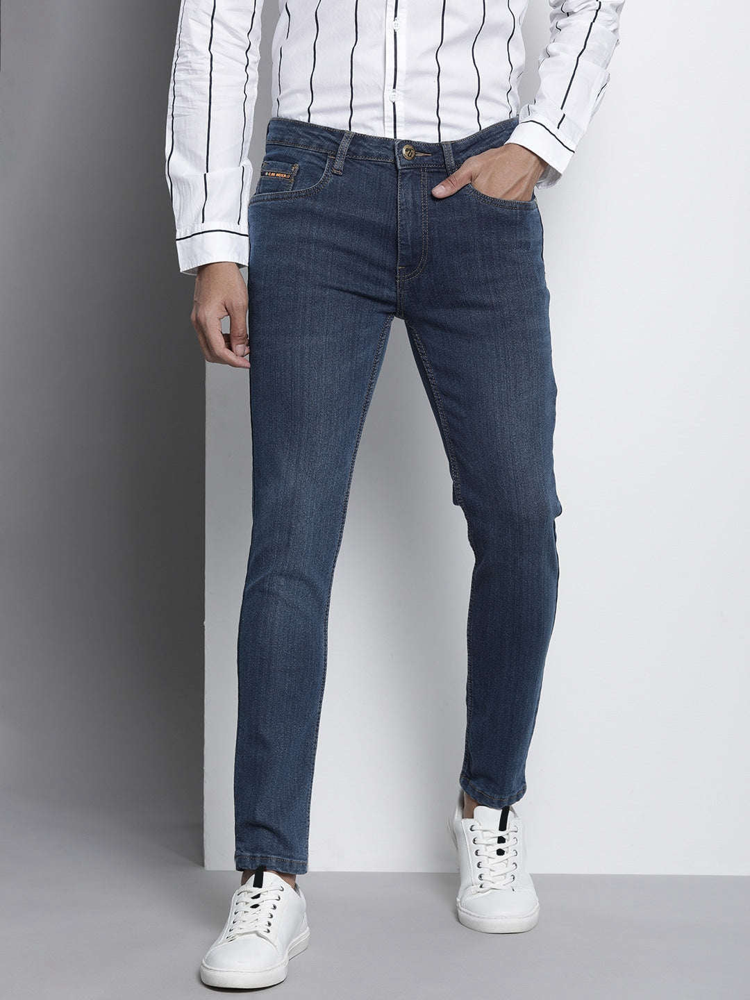 Shop Men Dad Fit Jeans Online.