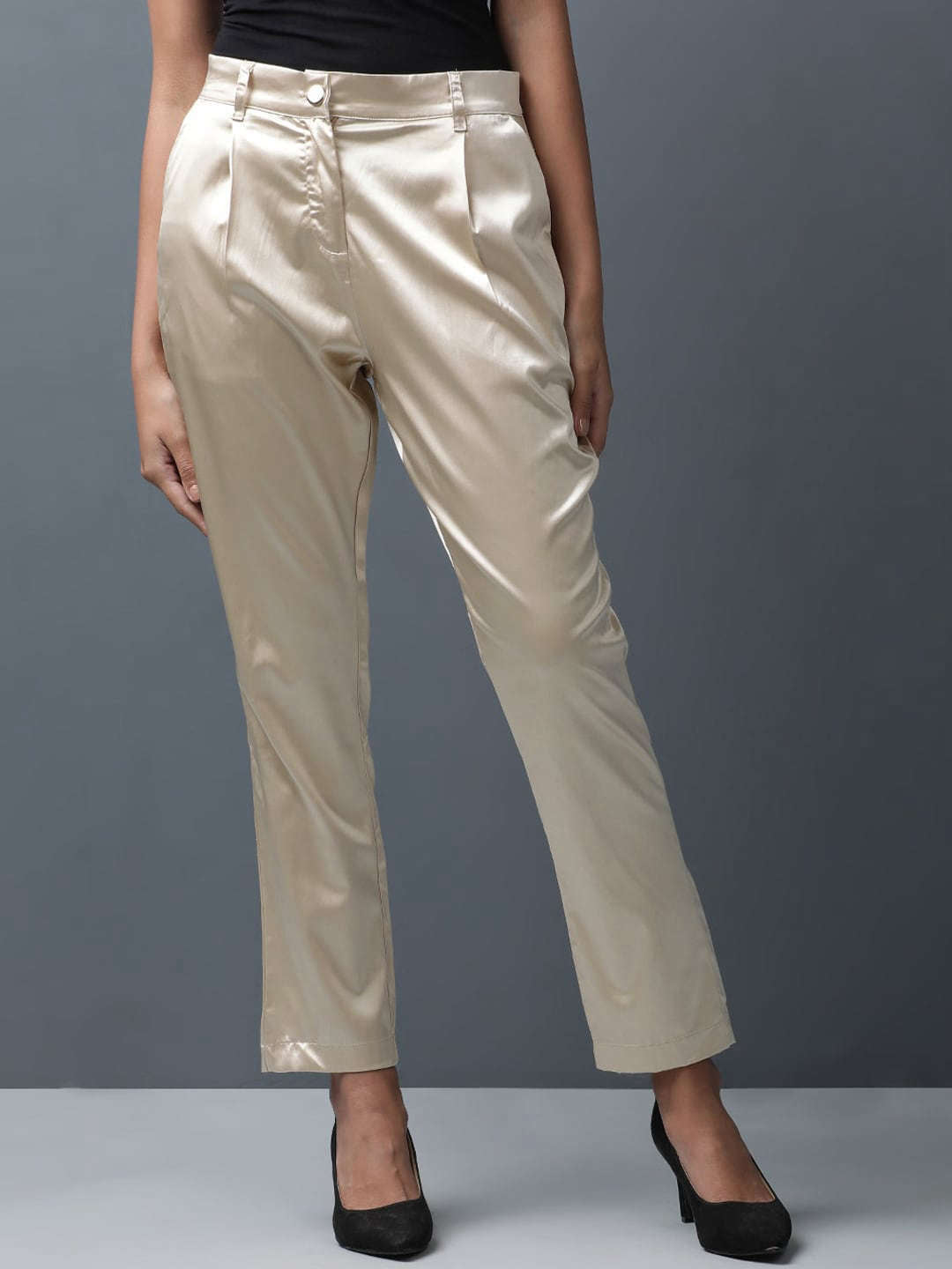 Shop Women Tapered Pant Online.