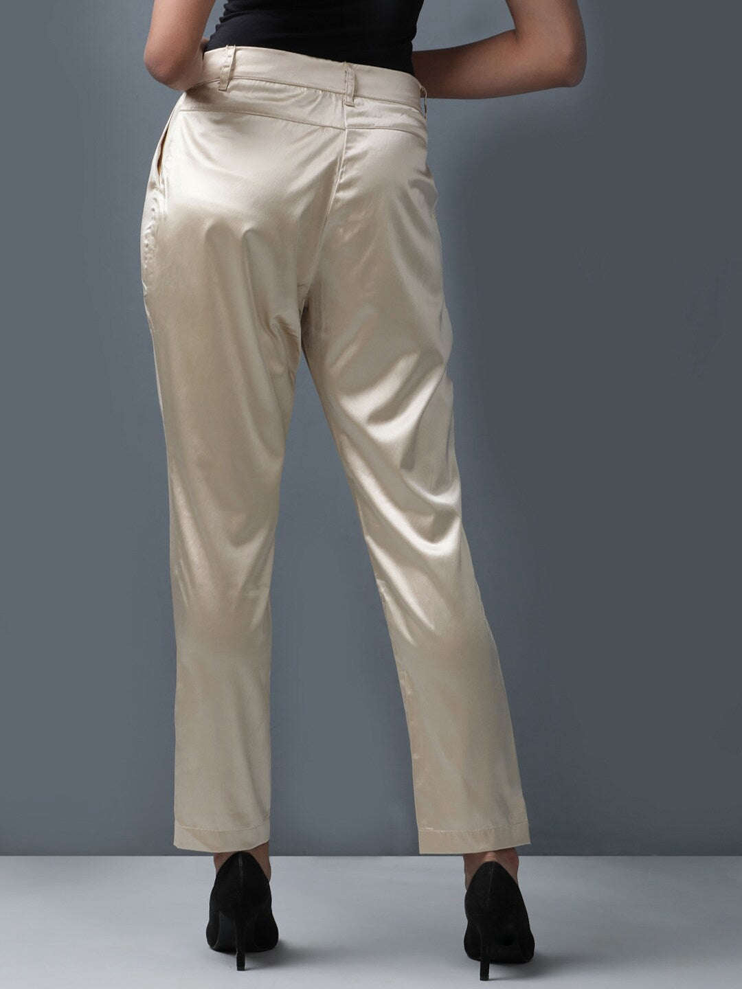 Shop Women Tapered Pant Online.